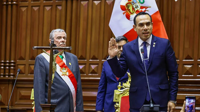 IEP: 53% de peruanos en desacuerdo con asunción de José Jerí a la Presidencia y 49% cree que el Congreso influye mucho sobre él